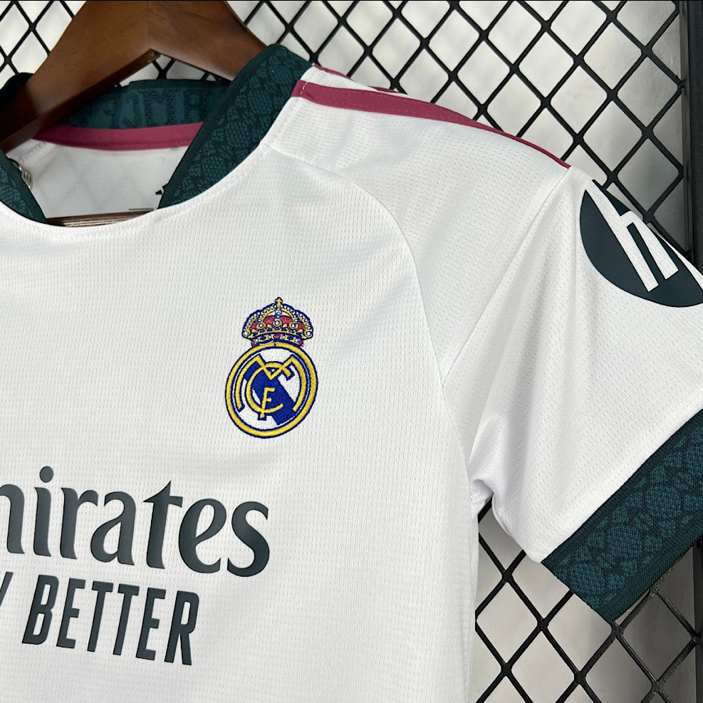 Maillot Real Madrid Enfant Domicile 2026/2027 détail