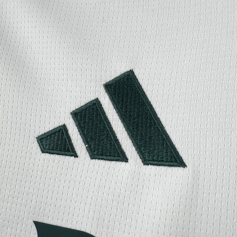 Maillot Real Madrid Extérieur 2026/2027 zoom logo